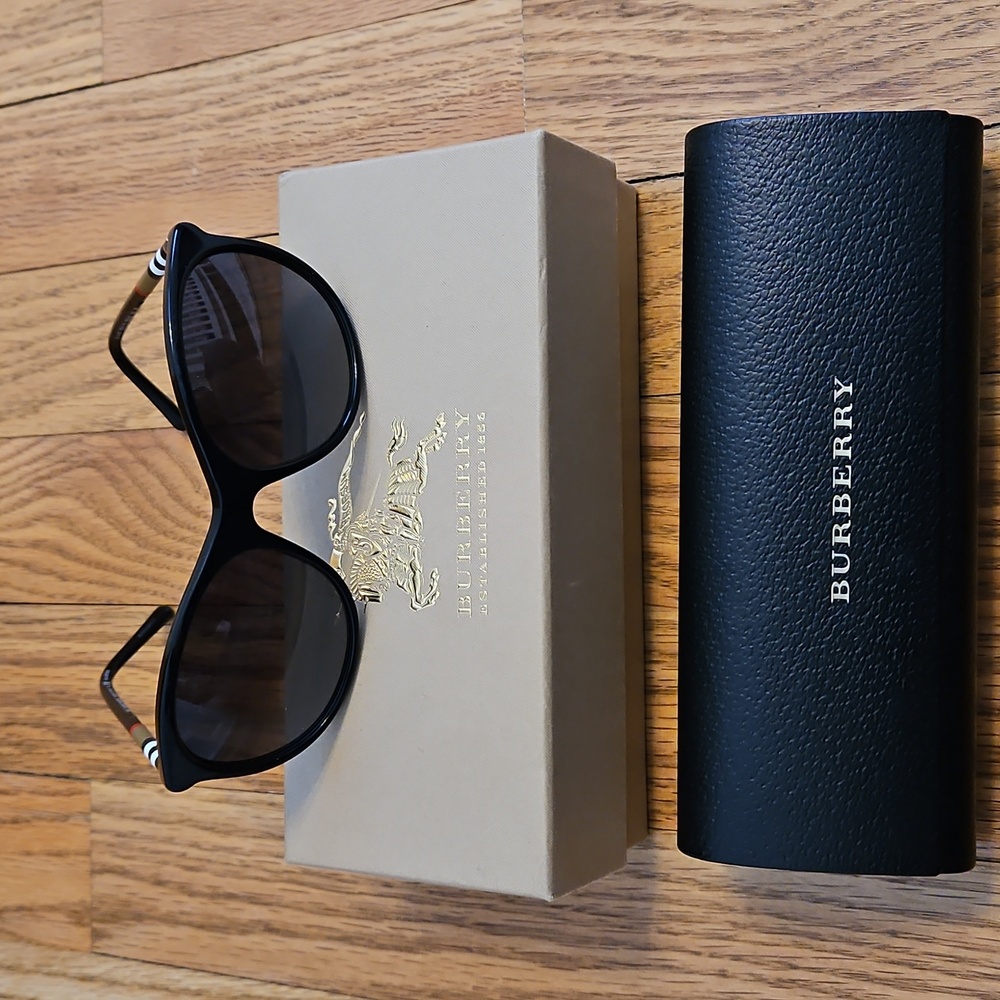 Authentic Burberry sunglasses